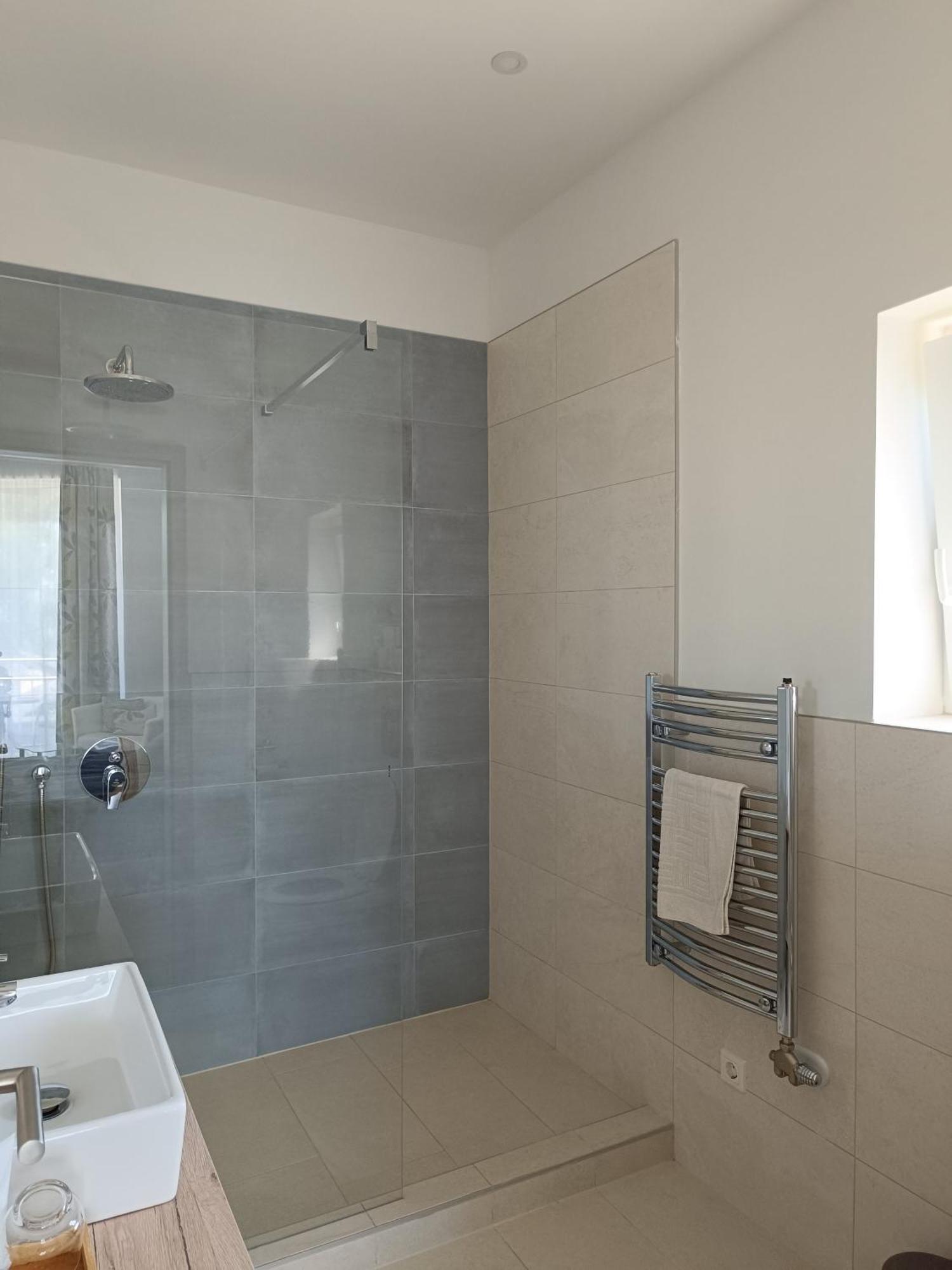 Ujhely Apartmanhaz Siofok Luaran gambar