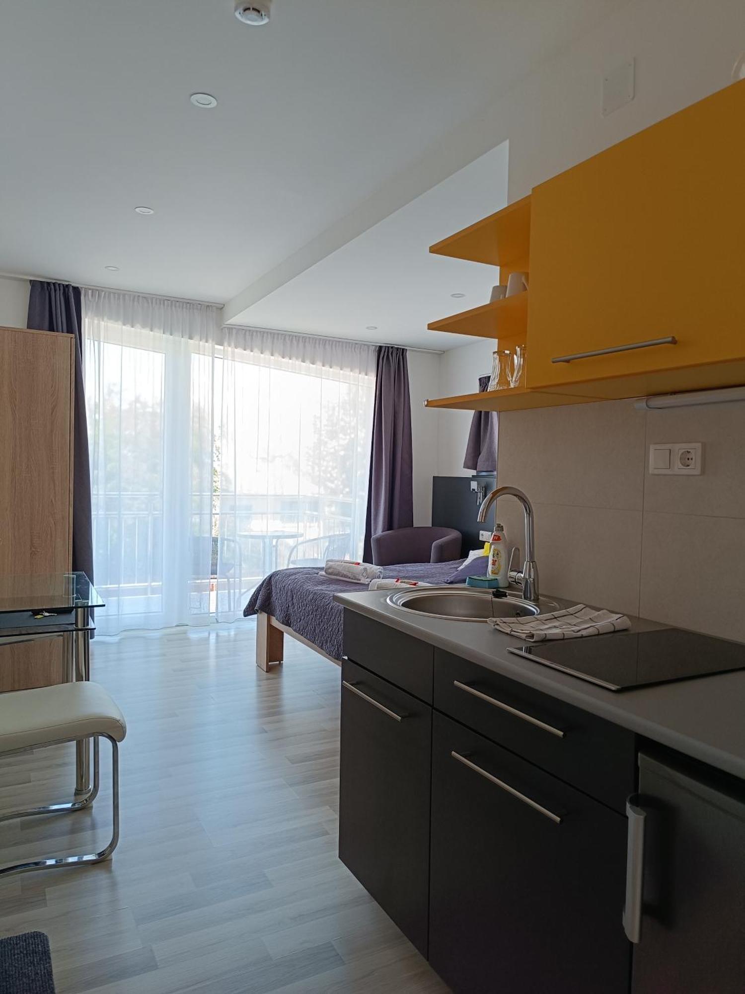 Ujhely Apartmanhaz Siofok Luaran gambar